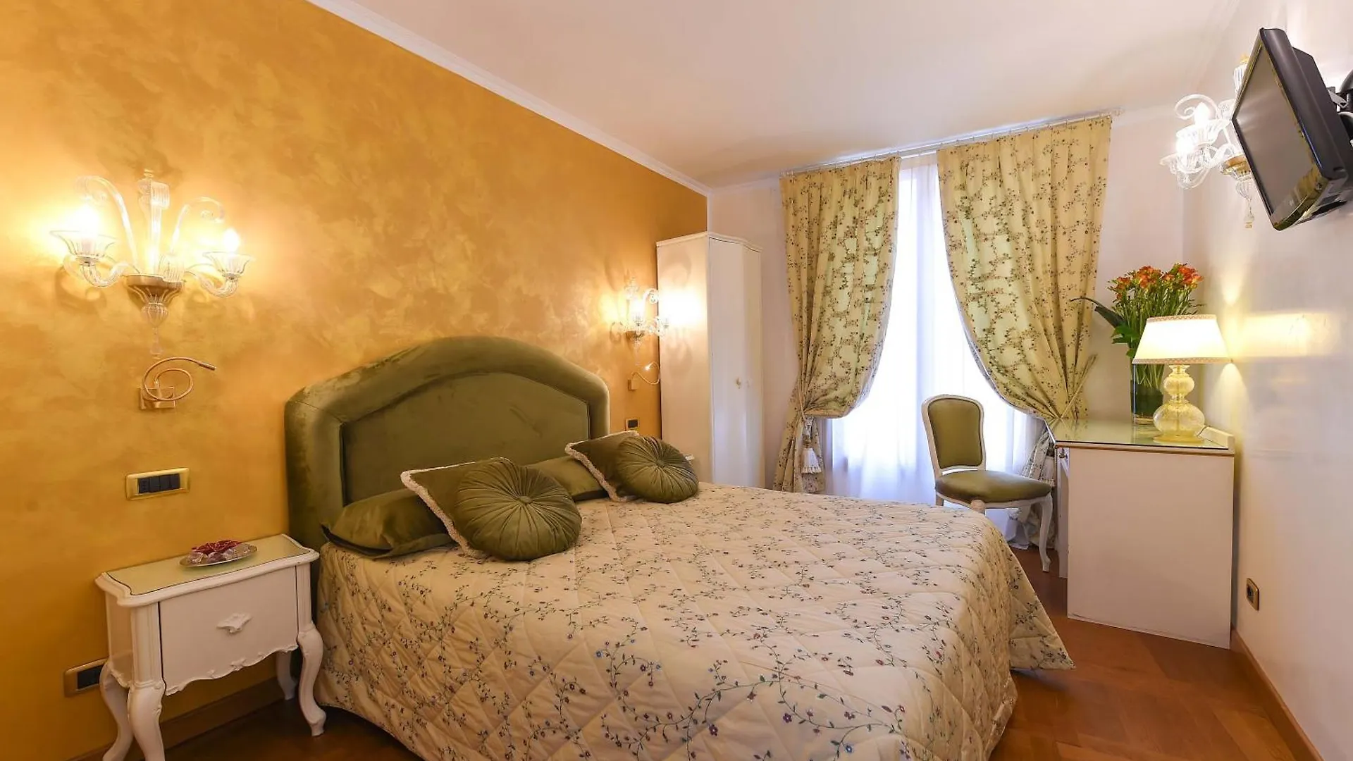 Casa Savoia & Casa Jolanda Hotel Velence 0*,
